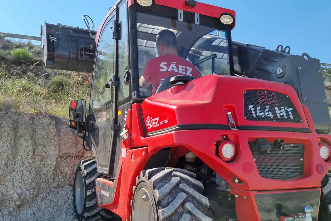 Sáez Motion – Manipulador Telescópico SM 144MT Sáez Motion - Manipulador Telescópico SM 144MT
