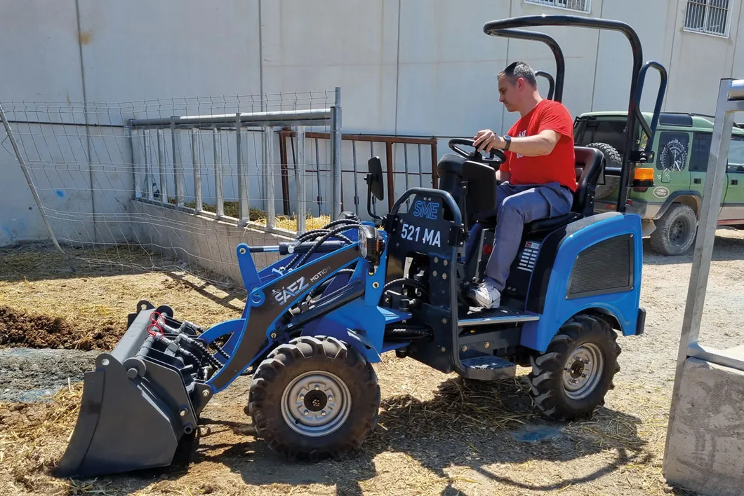 Sáez Motion – Minicargadora Articulada Eléctrica SME 512MA Sáez Motion - Minicargadora Articulada Eléctrica SME 512MA