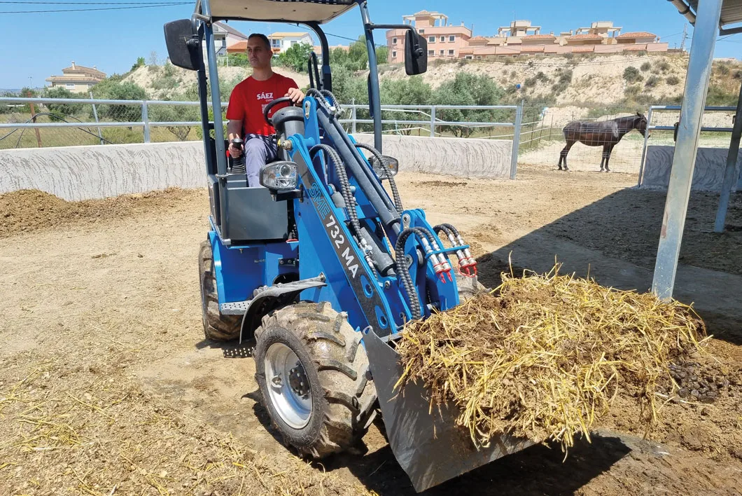 Sáez Motion – Minicargadora Articulada Eléctrica SME 732MA Sáez Motion - Minicargadora Articulada Eléctrica SME 732MA