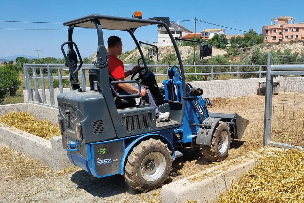 Sáez Motion – Minicargadora Articulada Eléctrica SME 732MA Sáez Motion - Minicargadora Articulada Eléctrica SME 732MA