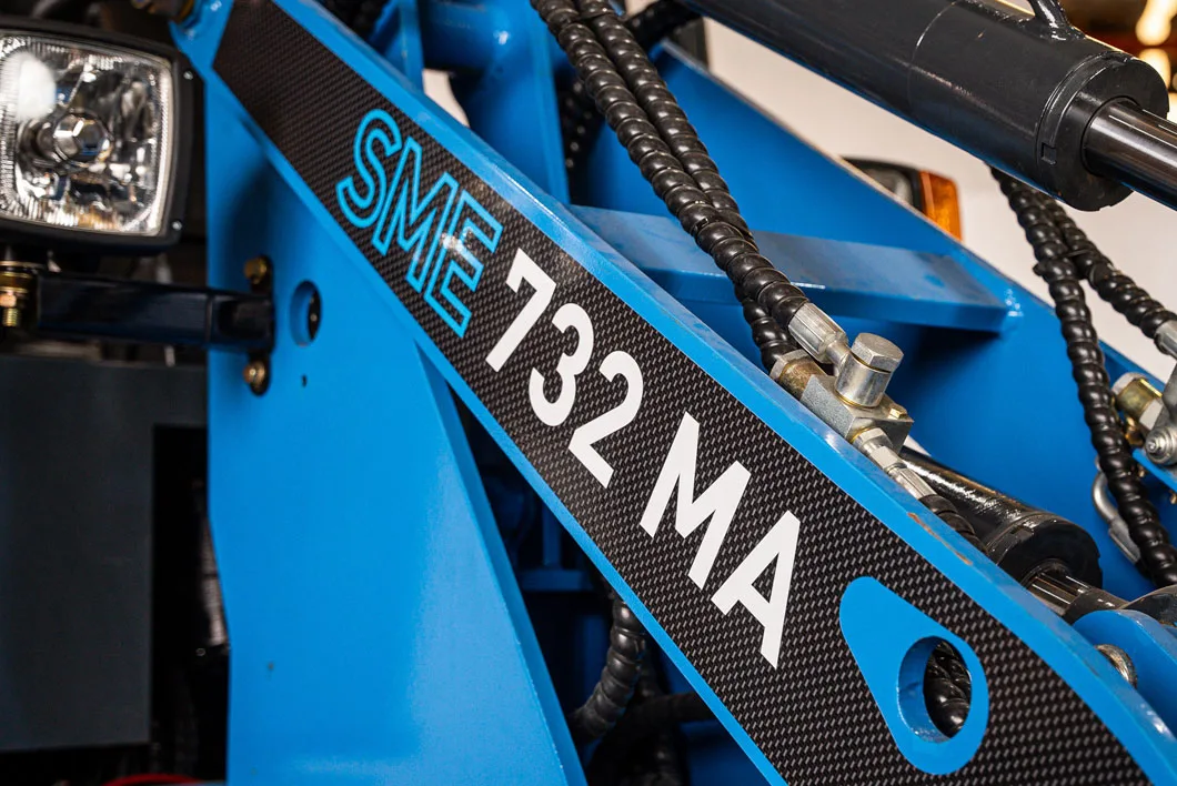 Sáez Motion – Minicargadora Articulada Eléctrica SME 732MA Sáez Motion - Minicargadora Articulada Eléctrica SME 732MA